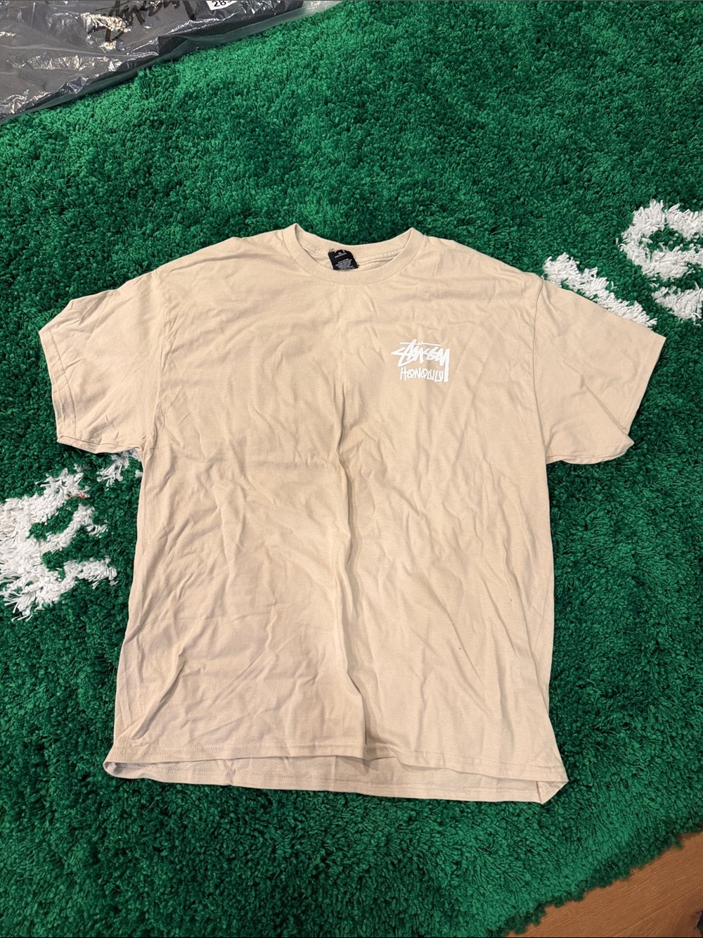 New Stussy Honolulu T-shirt in beige. size XL cut tag